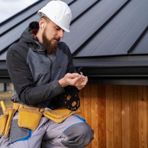 medium-shot-man-working-with-helmet_23-2149343651